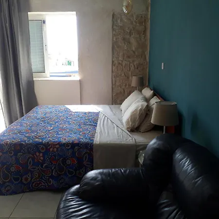 3 Bedroom Spacious Appartamento